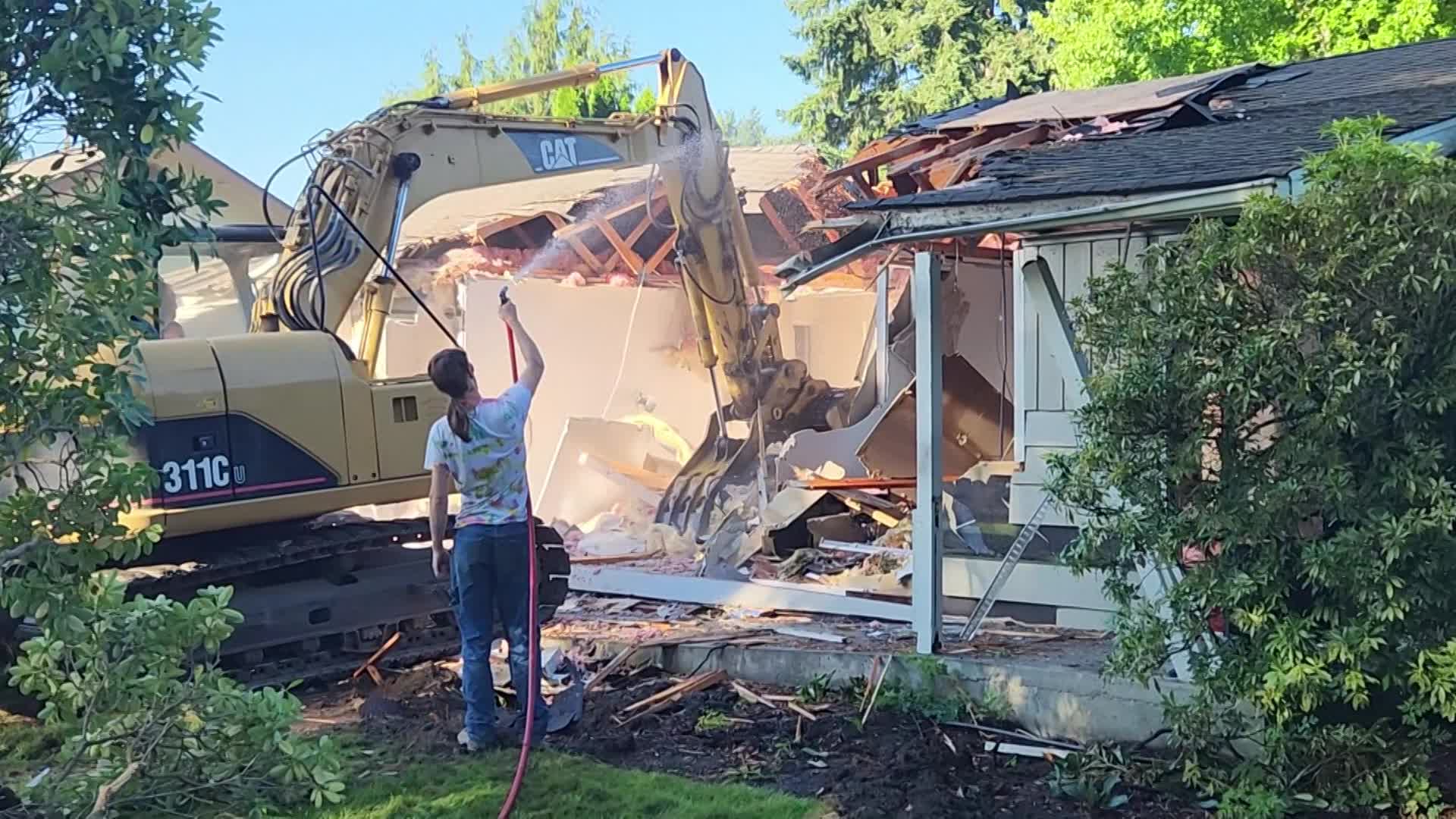 Thumbnail image for House Demolished in Three Days